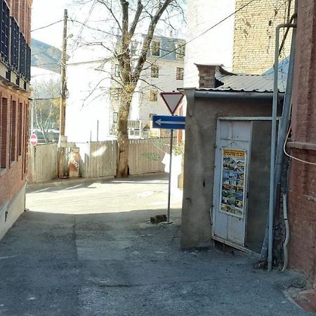 2 Santeli Turn Guest House Tbilisi Ngoại thất bức ảnh